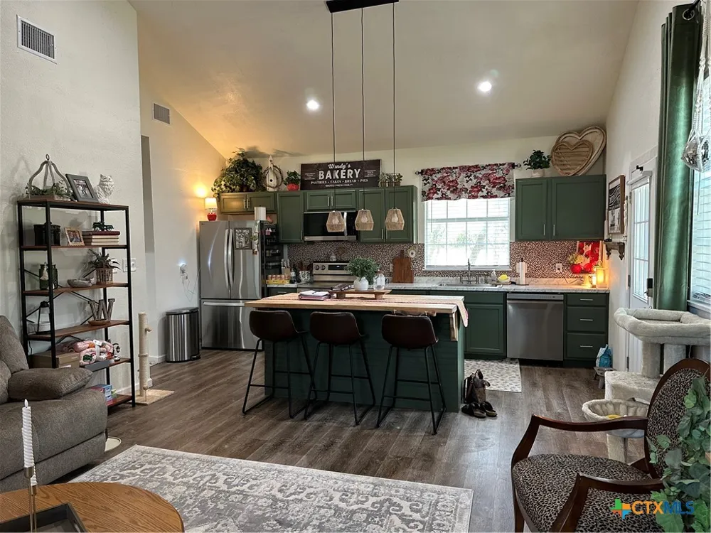 8221 Mountain Drive Salado, TX 76571