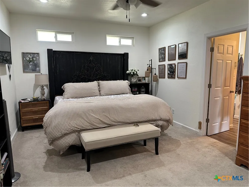 8221 Mountain Drive Salado, TX 76571