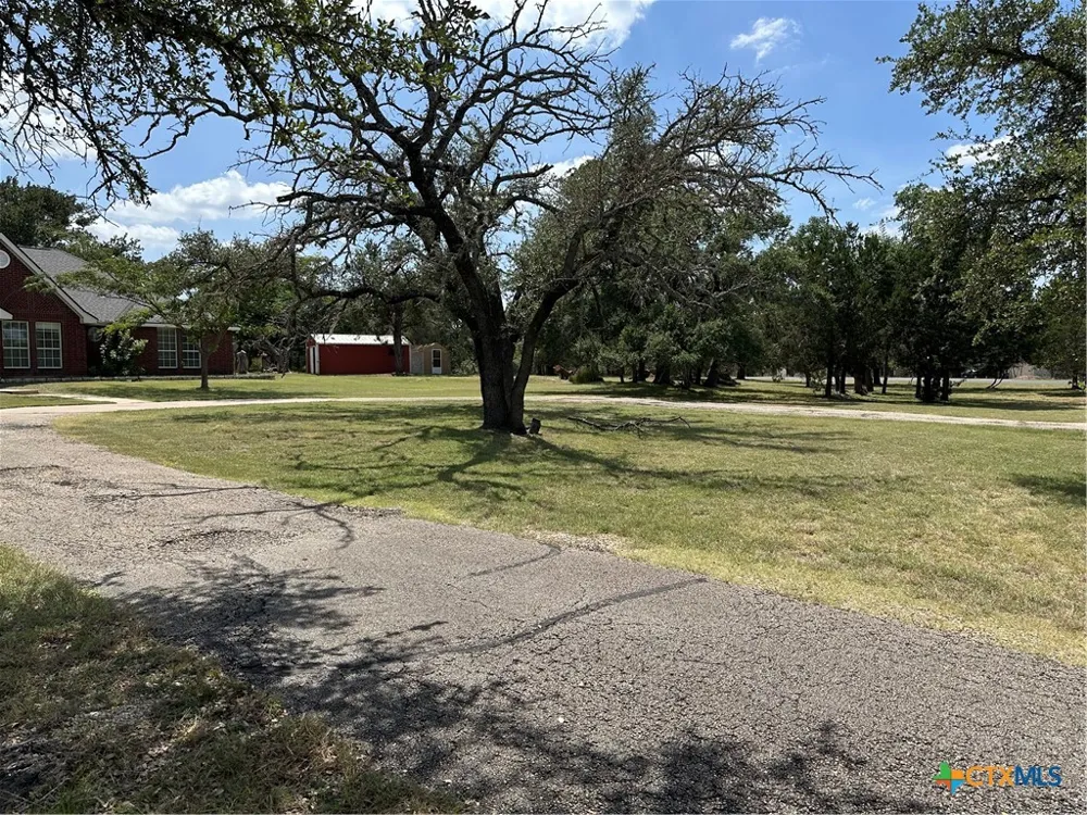 8221 Mountain Drive Salado, TX 76571