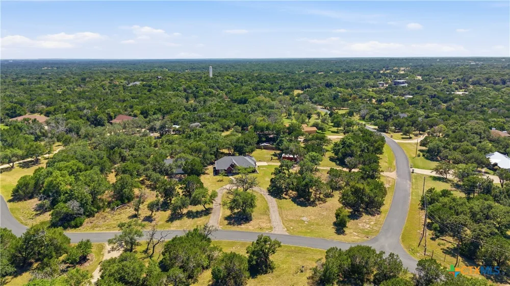 8221 Mountain Drive Salado, TX 76571
