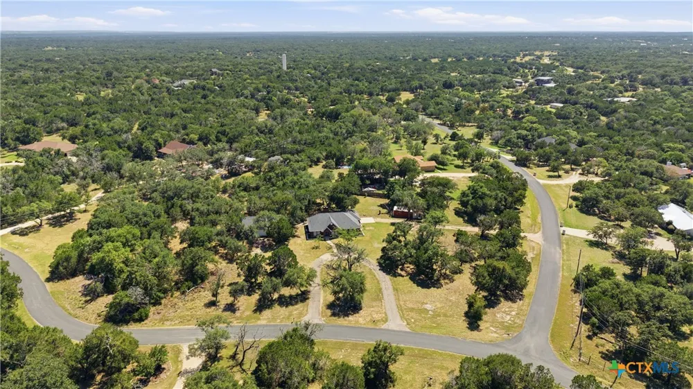 8221 Mountain Drive Salado, TX 76571