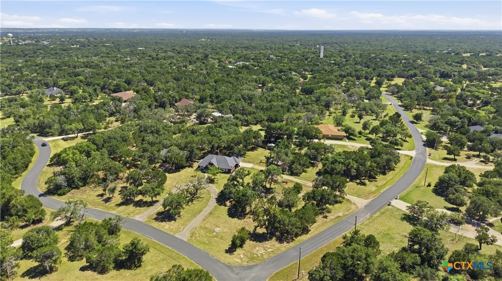 8221 Mountain Drive Salado, TX 76571