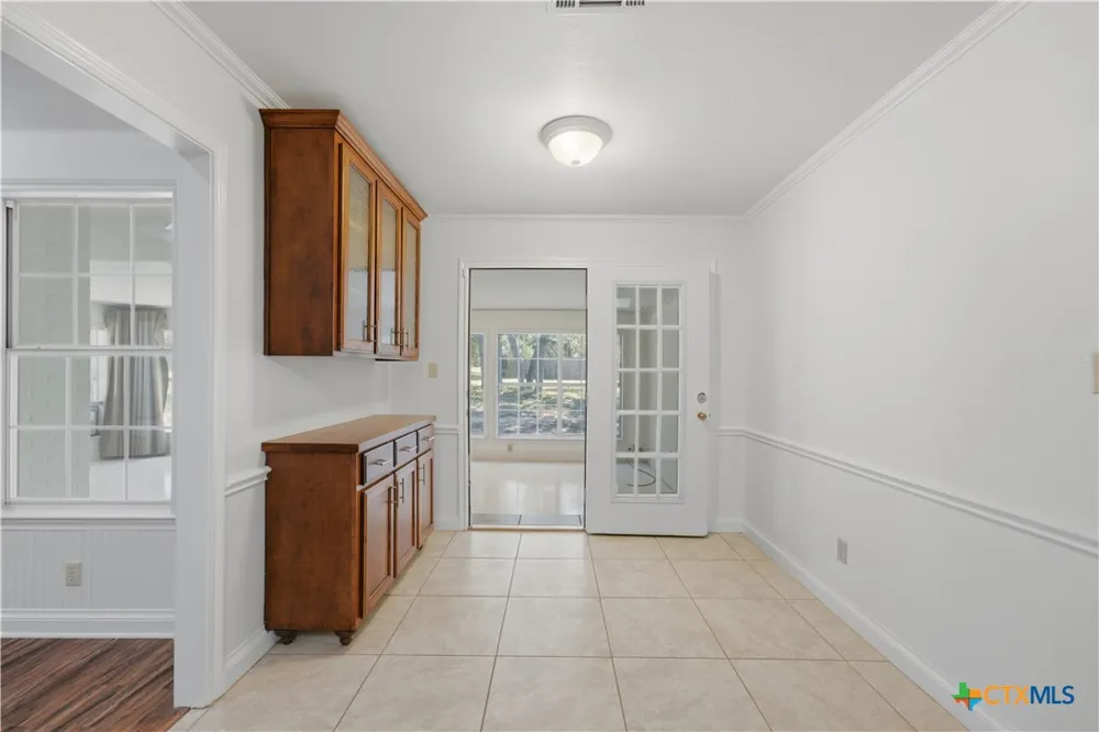 8221 Mountain Drive Salado, TX 76571