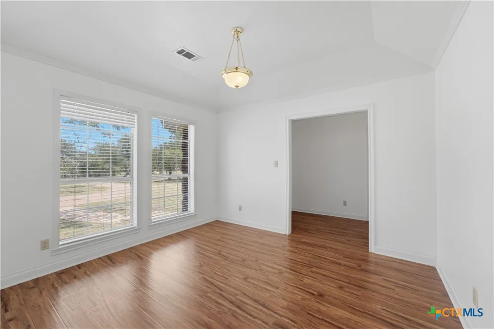 8221 Mountain Drive Salado, TX 76571