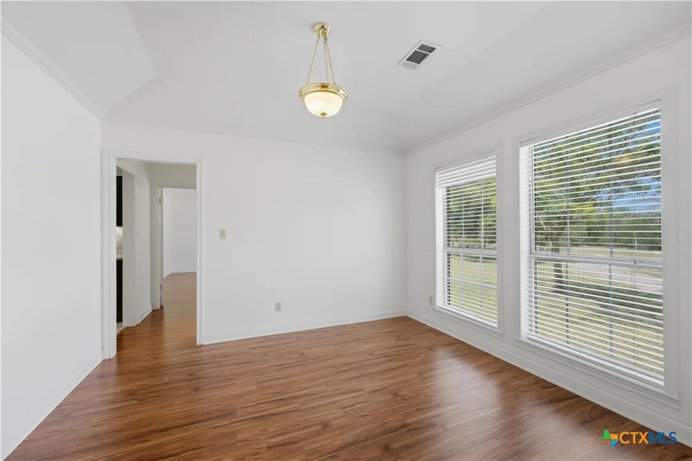 8221 Mountain Drive Salado, TX 76571