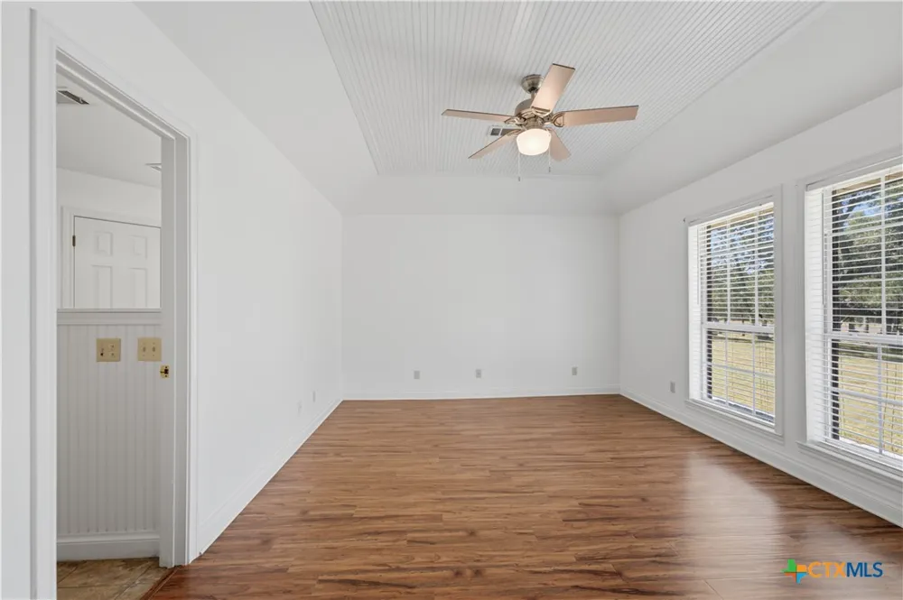 8221 Mountain Drive Salado, TX 76571