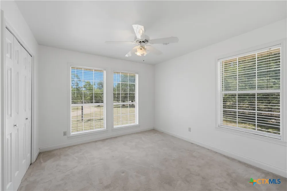 8221 Mountain Drive Salado, TX 76571