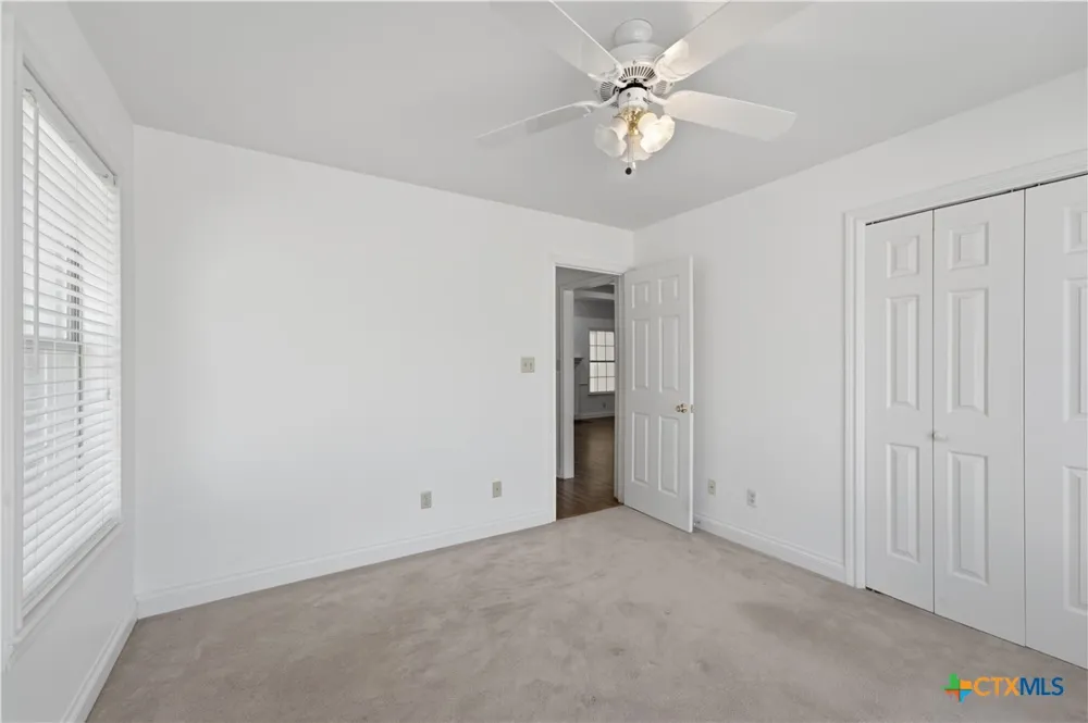 8221 Mountain Drive Salado, TX 76571