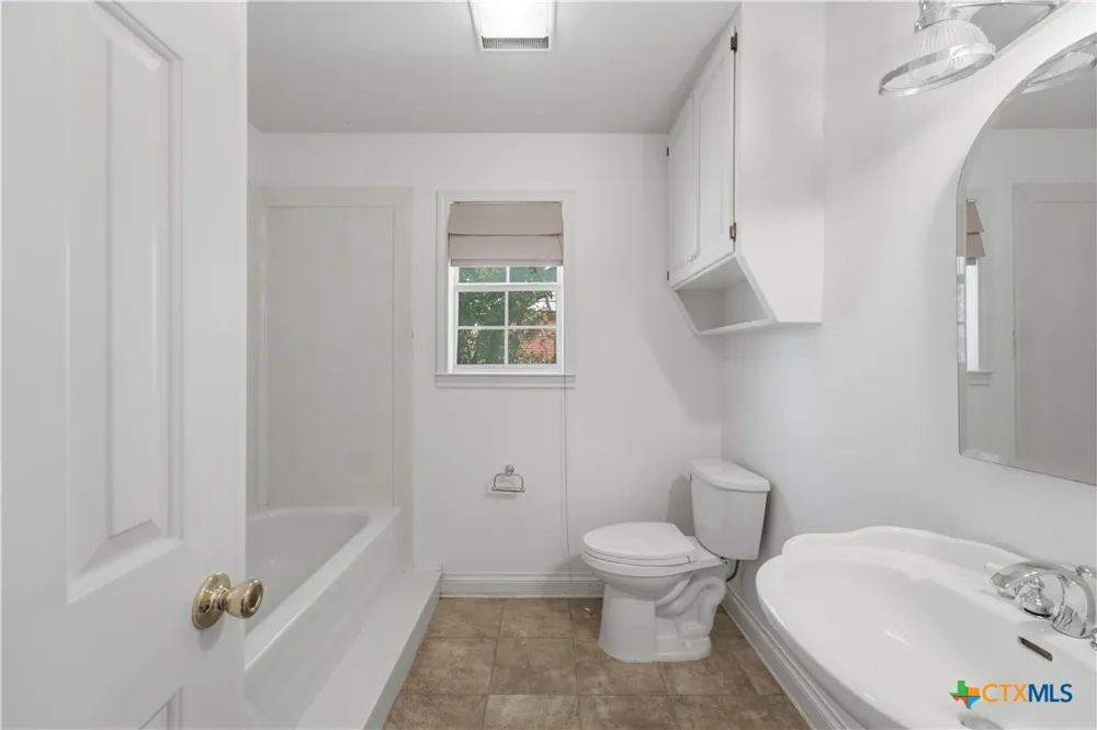 8221 Mountain Drive Salado, TX 76571