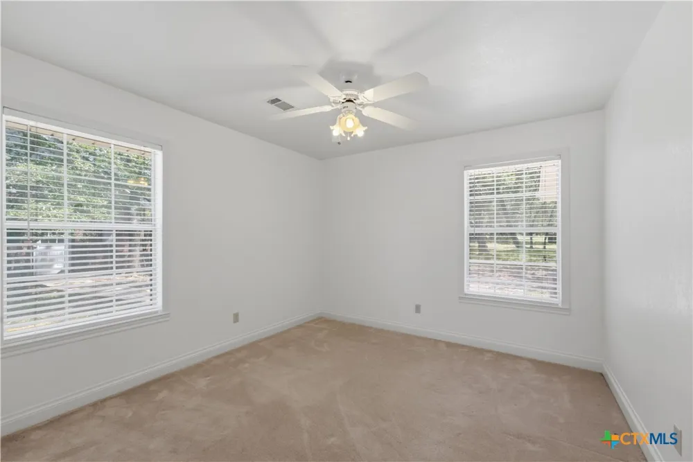 8221 Mountain Drive Salado, TX 76571