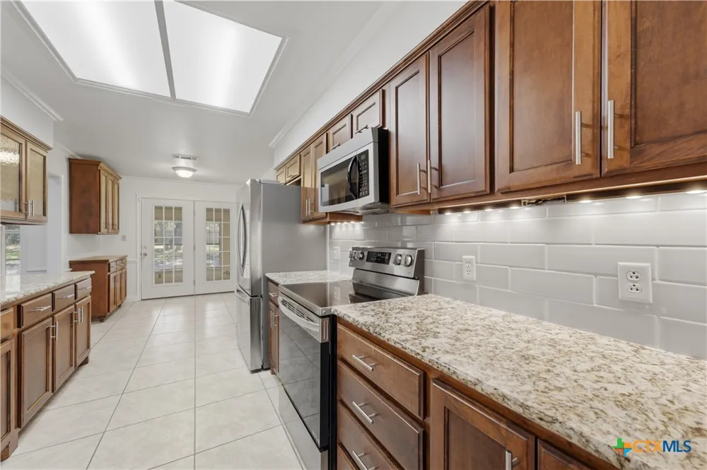 8221 Mountain Drive Salado, TX 76571