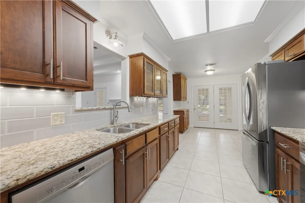 8221 Mountain Drive Salado, TX 76571