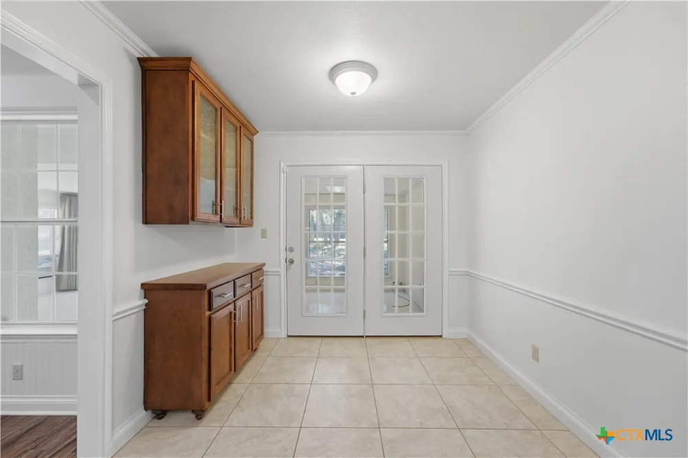 8221 Mountain Drive Salado, TX 76571