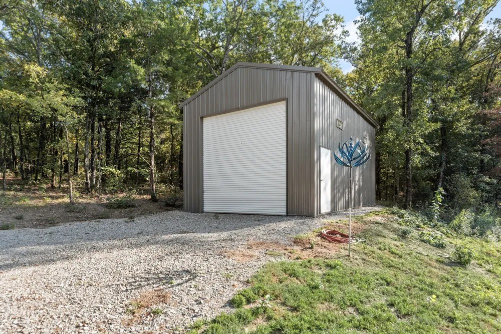 1473 County Road 2980 Windom, TX 75492