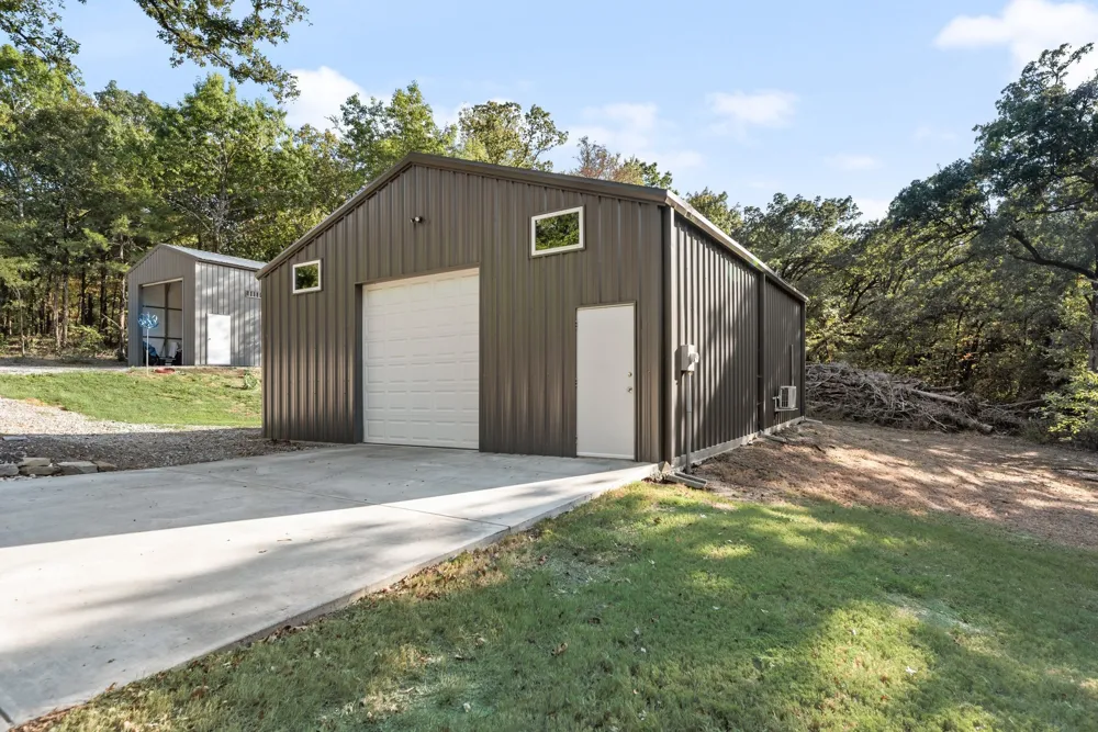 1473 County Road 2980 Windom, TX 75492