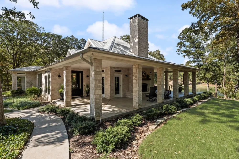 1473 County Road 2980 Windom, TX 75492