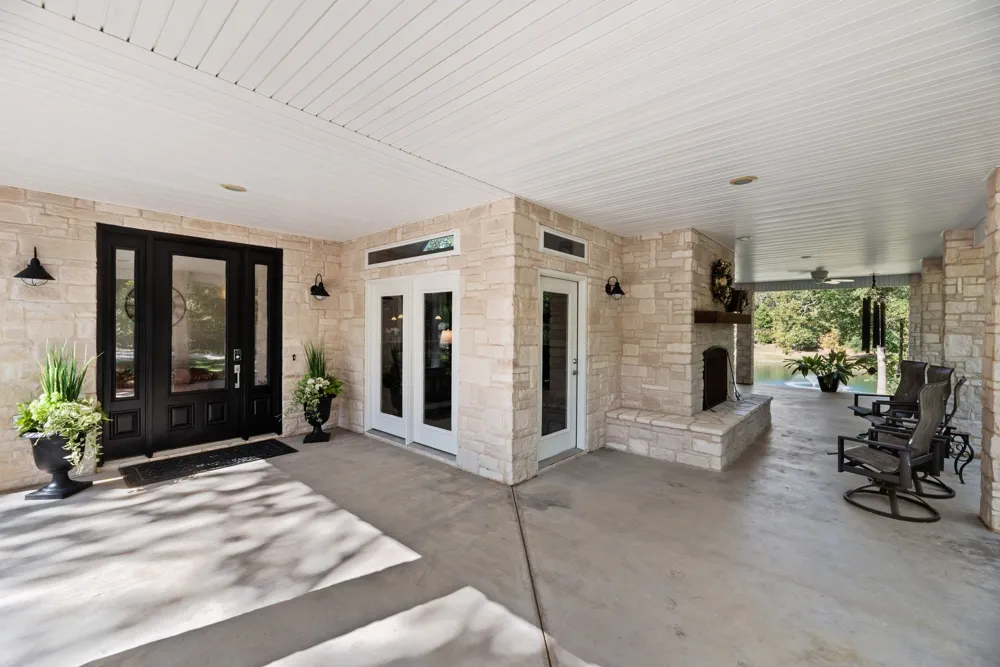 1473 County Road 2980 Windom, TX 75492
