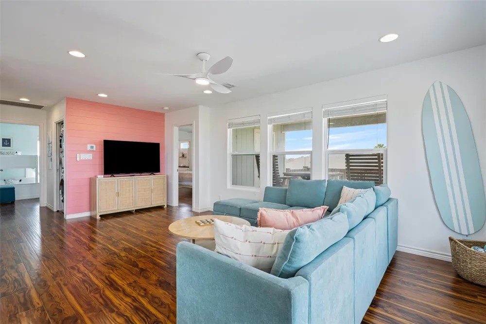 955 Townsend Drive Crystal Beach, TX 77650