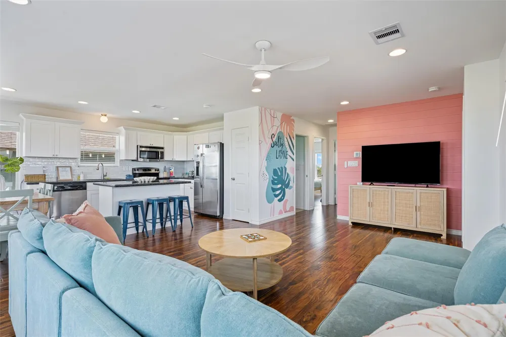 955 Townsend Drive Crystal Beach, TX 77650