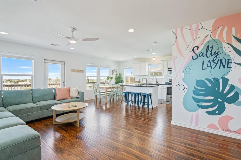 955 Townsend Drive Crystal Beach, TX 77650