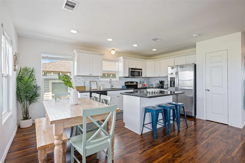 955 Townsend Drive Crystal Beach, TX 77650