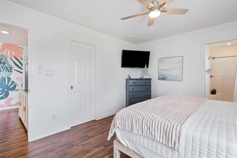 955 Townsend Drive Crystal Beach, TX 77650