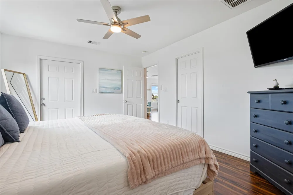 955 Townsend Drive Crystal Beach, TX 77650