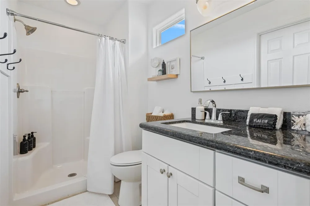 955 Townsend Drive Crystal Beach, TX 77650