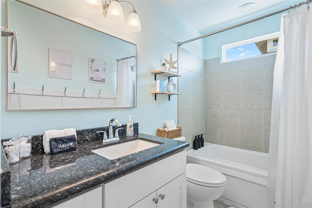 955 Townsend Drive Crystal Beach, TX 77650