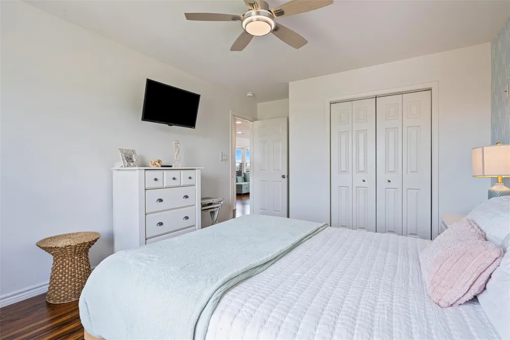 955 Townsend Drive Crystal Beach, TX 77650