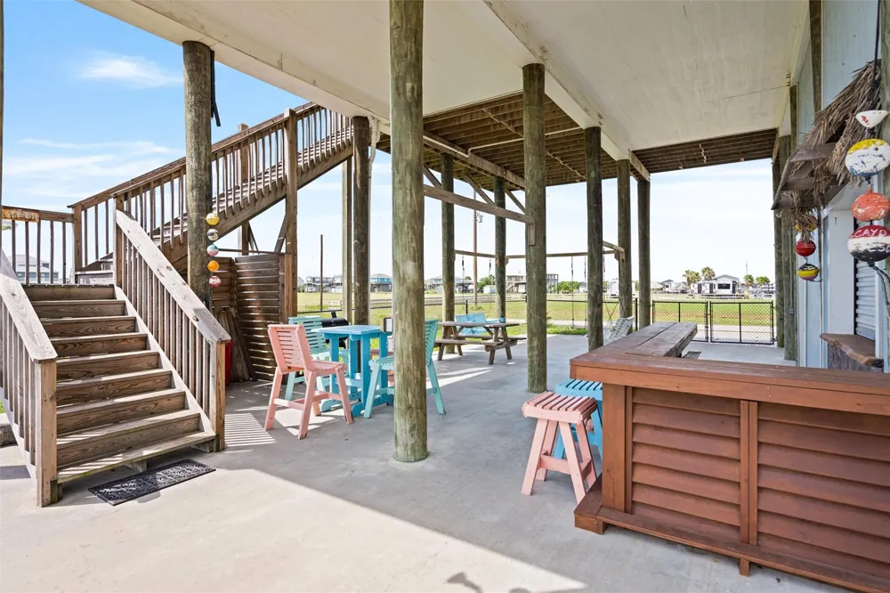 955 Townsend Drive Crystal Beach, TX 77650