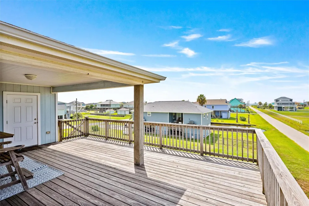 955 Townsend Drive Crystal Beach, TX 77650