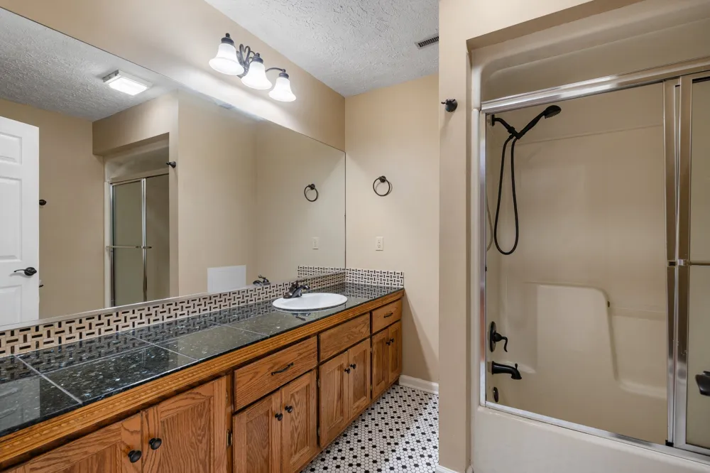 87 Hillcrest Rd Manchester, TN 37355