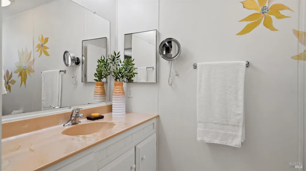 93 Kilarney Lane Santa Rosa, CA 95403