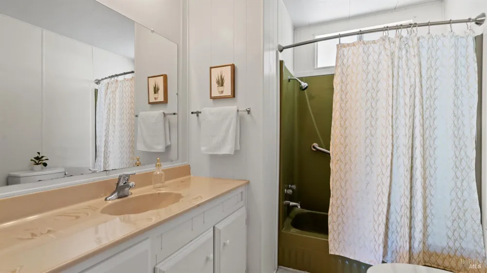 93 Kilarney Lane Santa Rosa, CA 95403