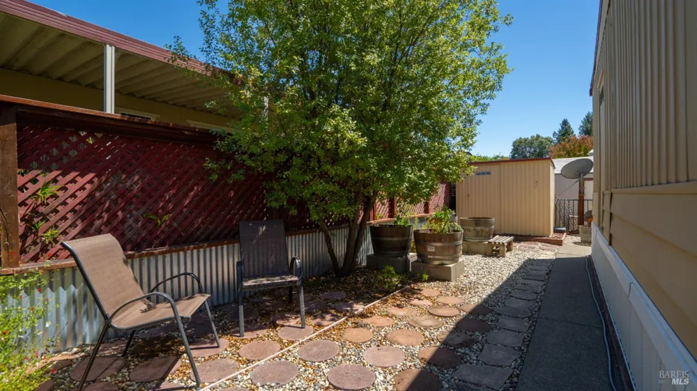 93 Kilarney Lane Santa Rosa, CA 95403