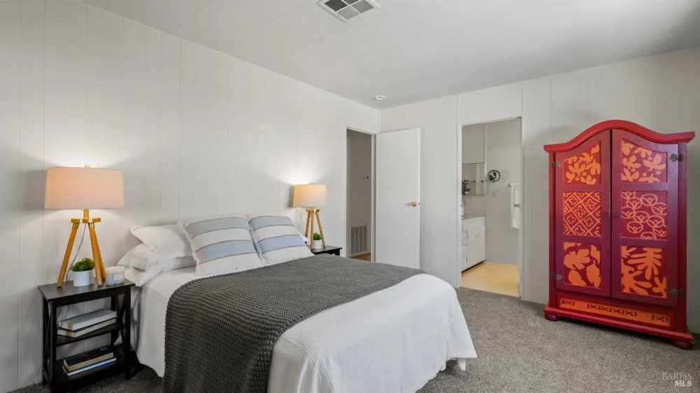 93 Kilarney Lane Santa Rosa, CA 95403