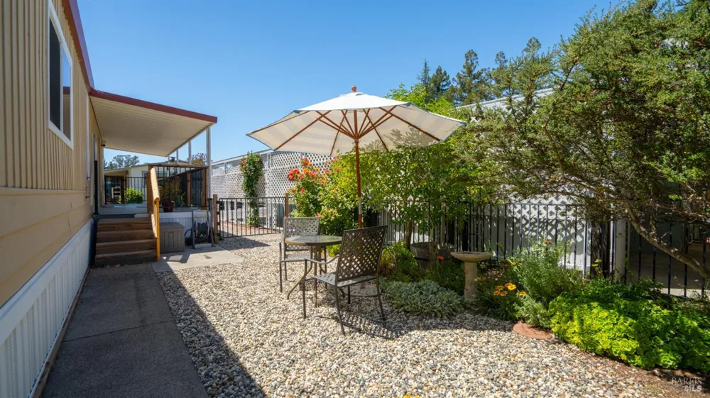 93 Kilarney Lane Santa Rosa, CA 95403