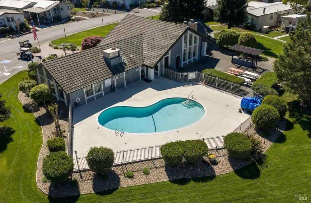 93 Kilarney Lane Santa Rosa, CA 95403