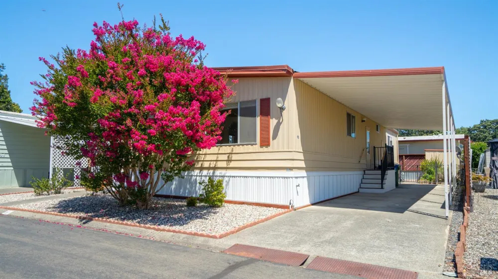 93 Kilarney Lane Santa Rosa, CA 95403
