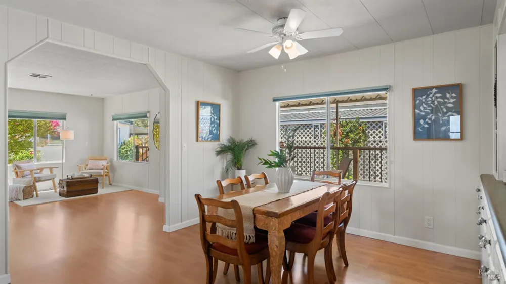 93 Kilarney Lane Santa Rosa, CA 95403