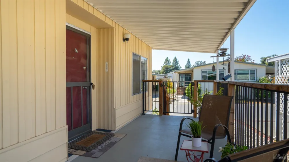93 Kilarney Lane Santa Rosa, CA 95403