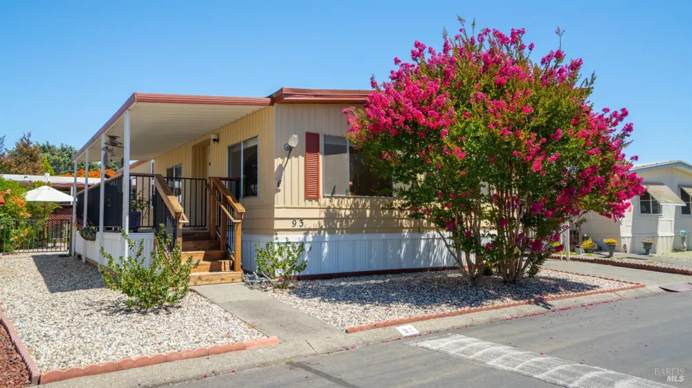 93 Kilarney Lane Santa Rosa, CA 95403
