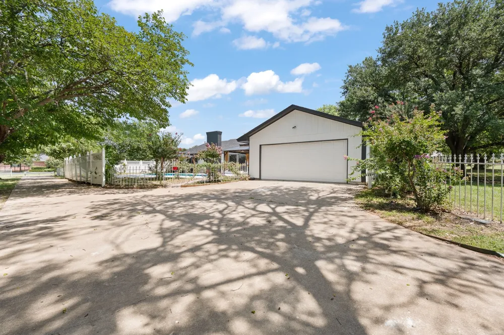 202 Roaring Springs Drive Joshua, TX 76058