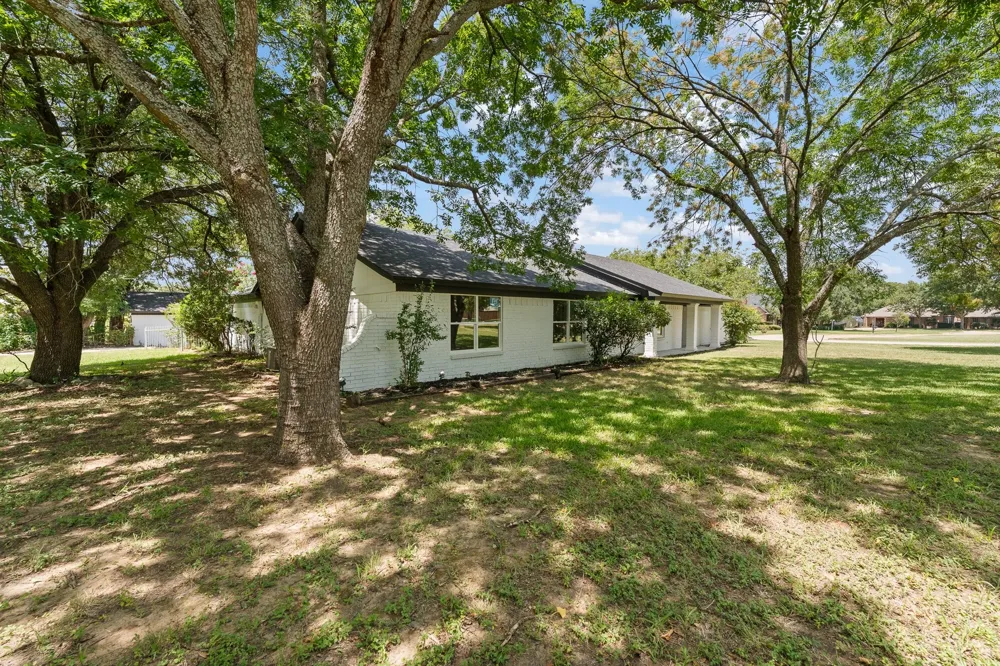 202 Roaring Springs Drive Joshua, TX 76058