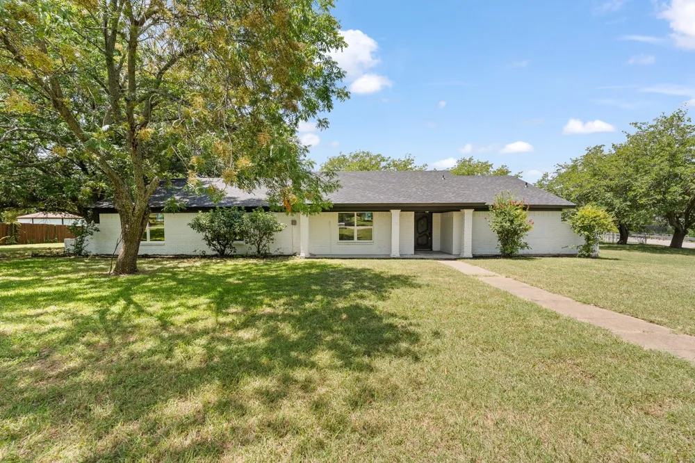 202 Roaring Springs Drive Joshua, TX 76058