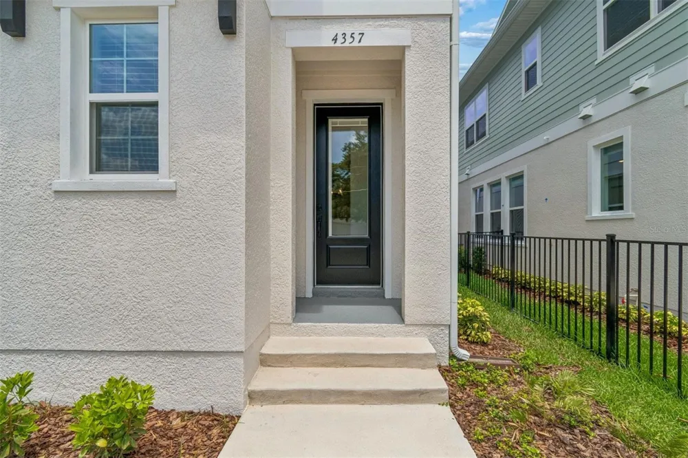 4357 ROUSH Orlando, FL 32803