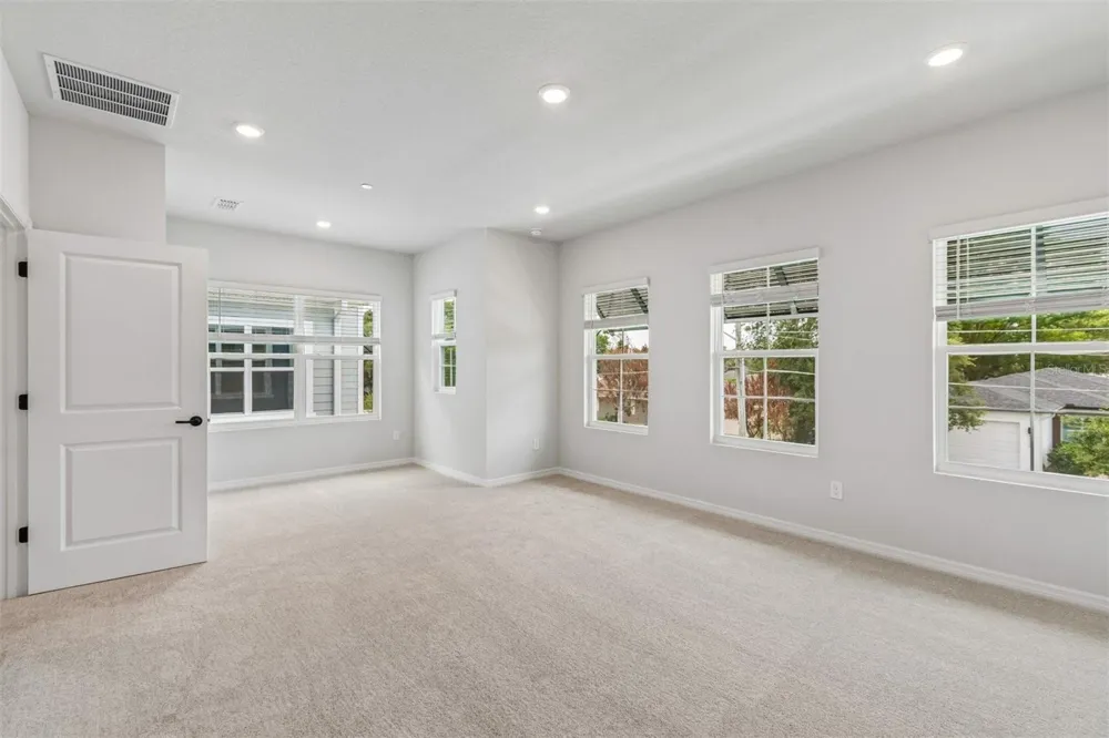4357 ROUSH Orlando, FL 32803