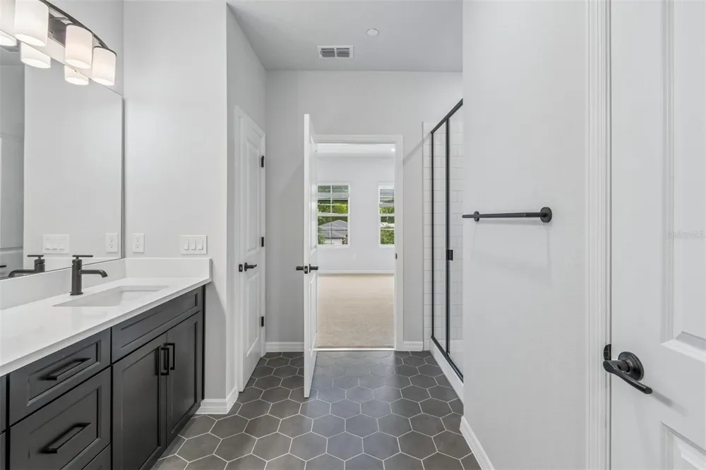 4357 ROUSH Orlando, FL 32803