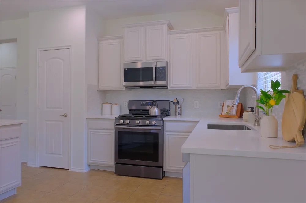 924 Lake Forest Trail Little Elm, TX 75068